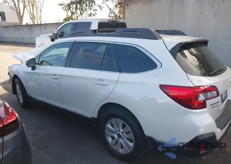 2019 Subaru Outback 2.5I Premium z USA, uszkodzony, nr VIN 4S4BSAHC6K3263534